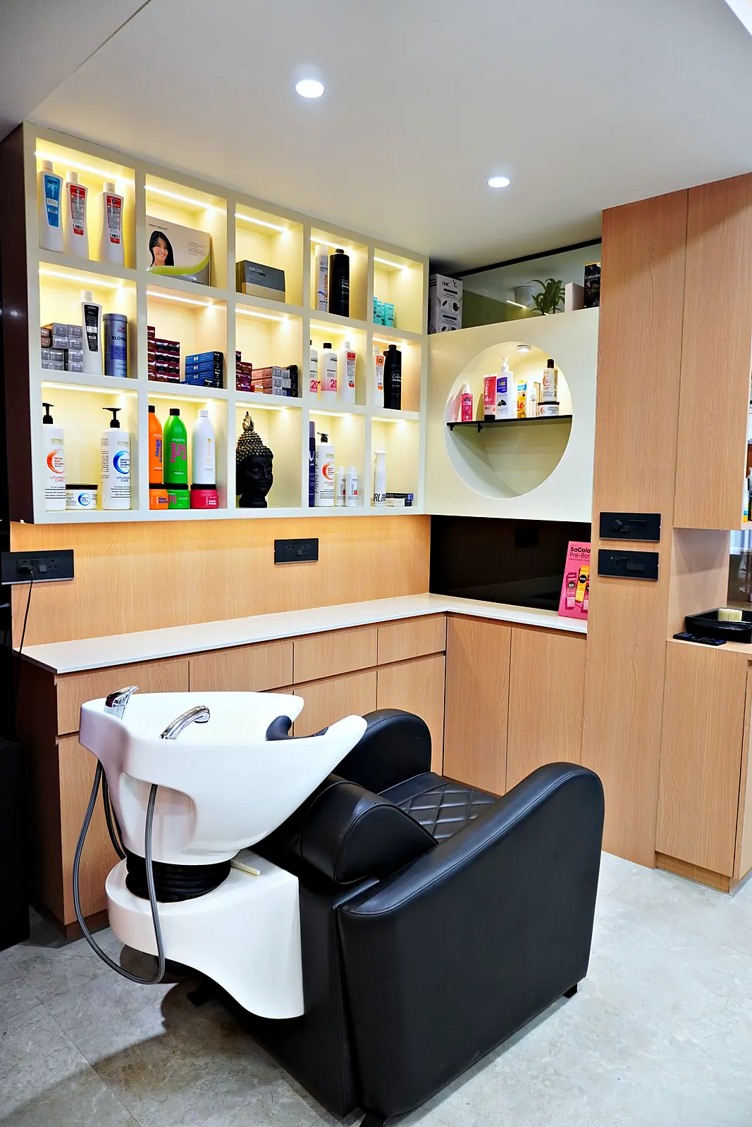 Reclining hair wash station